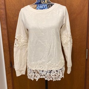 Maurices shirt size small